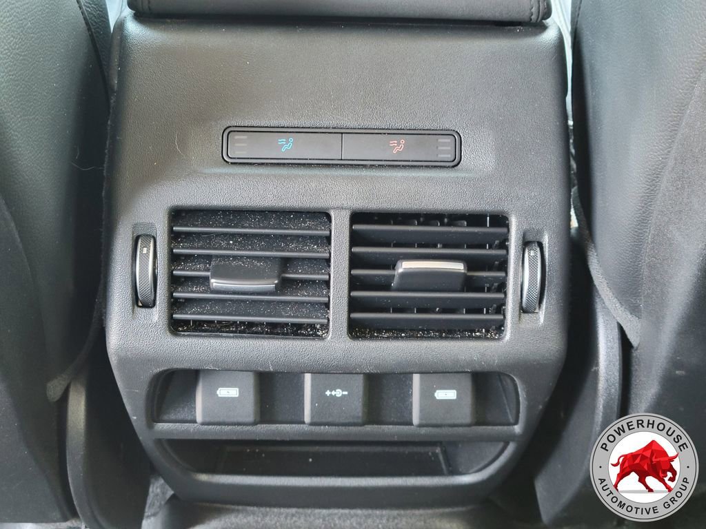 Used 2020 Land Rover Discovery Sport SE image 17