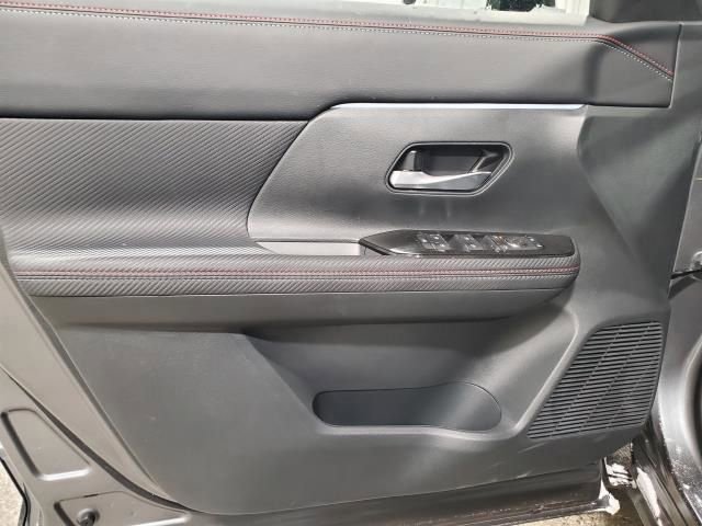 New 2026 Nissan Kicks SR w/ Cold Weather Package image 19