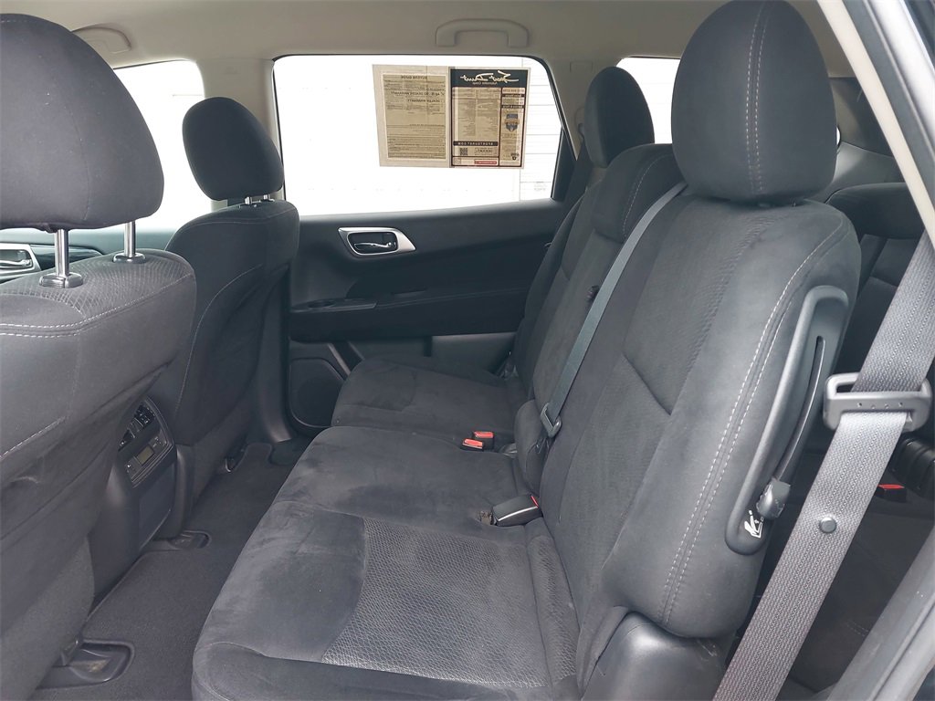 Used 2016 Nissan Pathfinder SV image 32