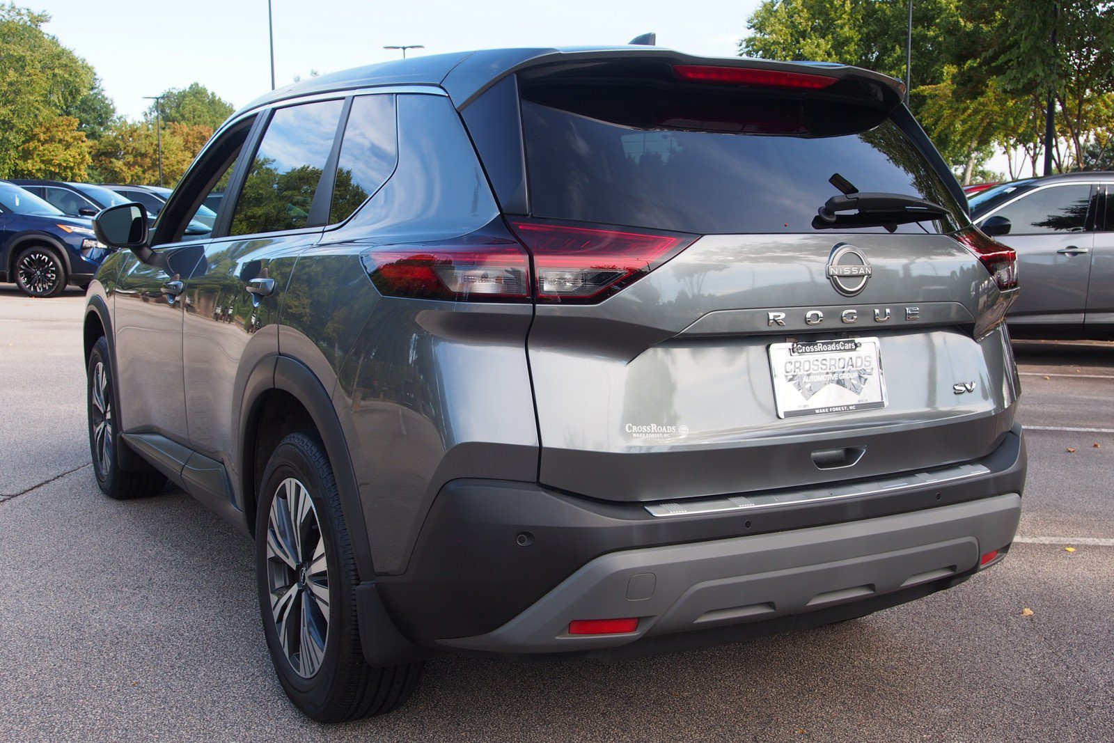 Used 2023 Nissan Rogue SV FWD image 5