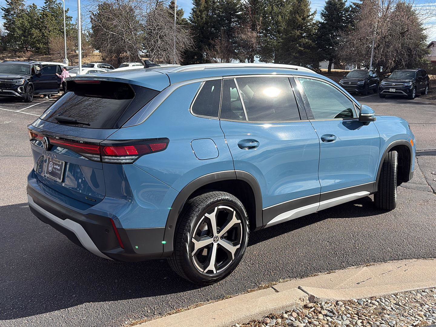 Used 2025 Volkswagen Tiguan SE image 6