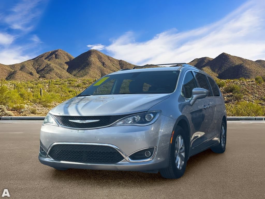 Used 2019 Chrysler Pacifica Touring-L FWD image 2