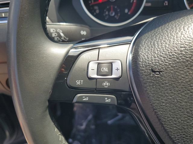 Certified 2020 Volkswagen Tiguan SE w/ Panoramic Sunroof Package FWD image 19