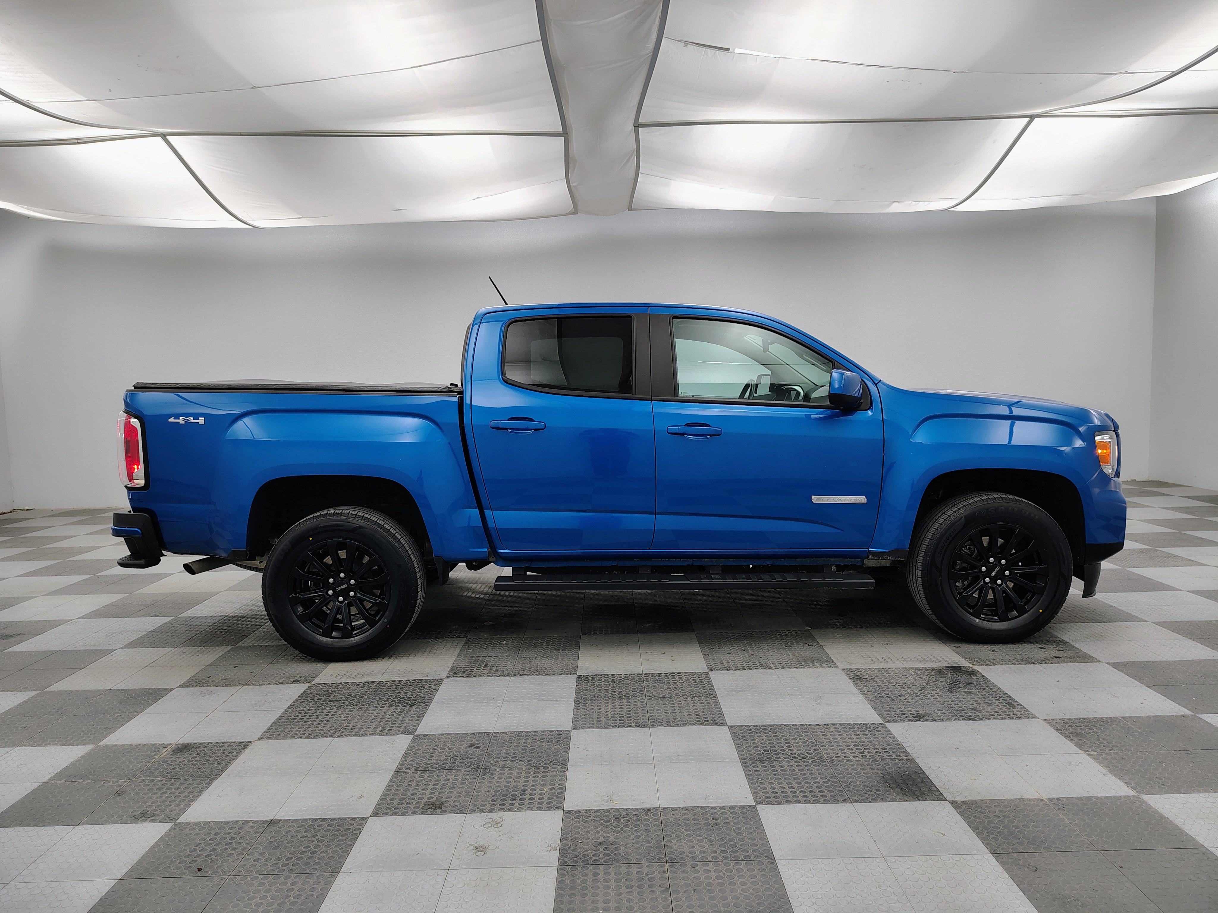 Used 2022 GMC Canyon Elevation w/ Elevation Premium Package AWD/4WD image 11