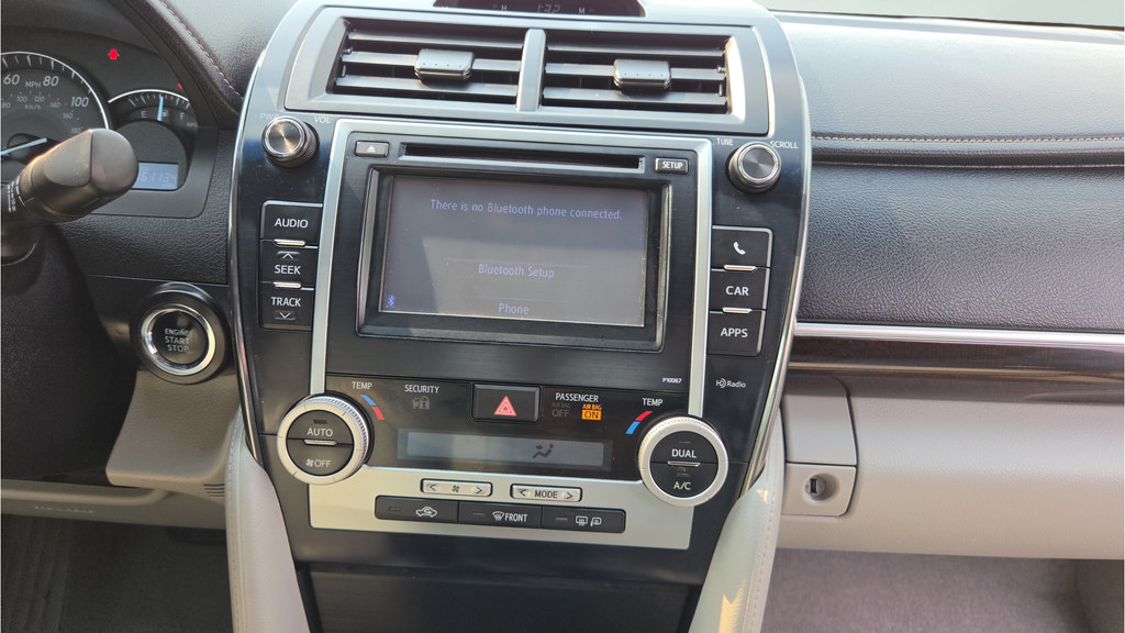 Used 2013 Toyota Camry XLE w/ Leather Pkg FWD image 60