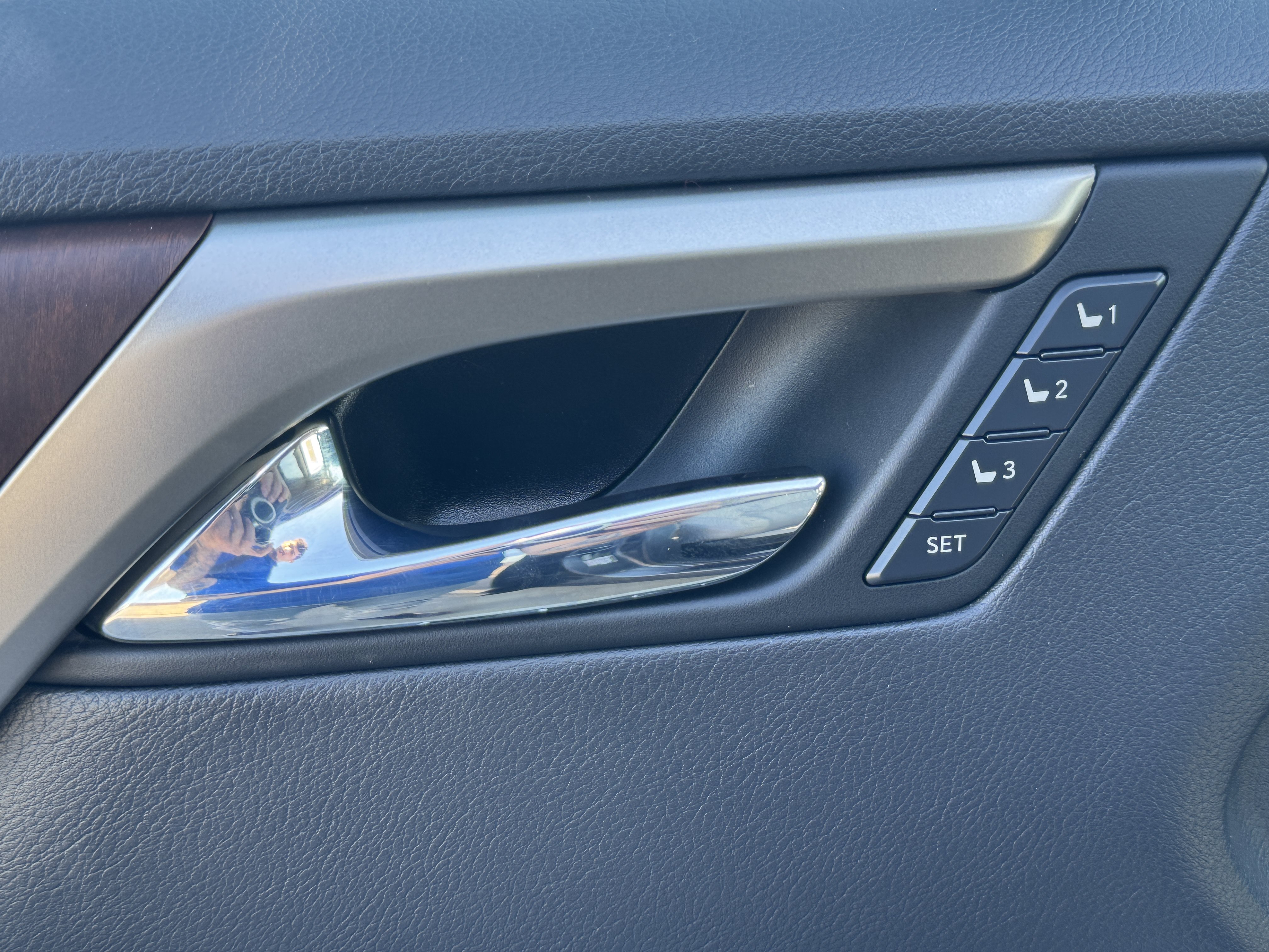 Certified 2022 Lexus RX 450h AWD w/ Premium Package image 22