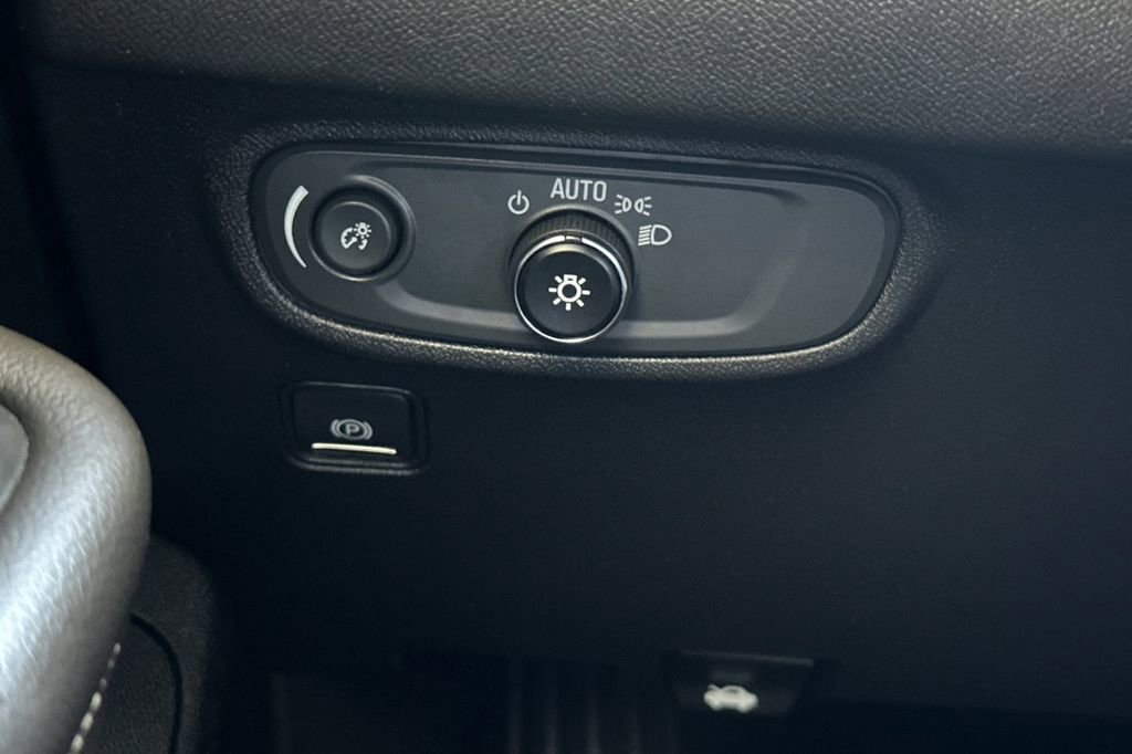 Used 2022 GMC Terrain SLE w/ LPO, Floor Liner Package image 37