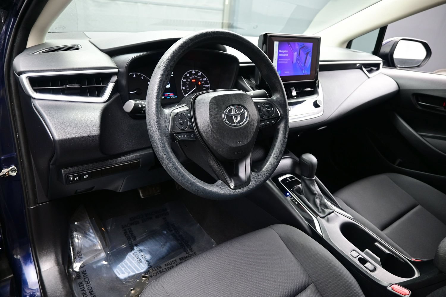 Used 2024 Toyota Corolla LE FWD image 12