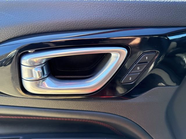 Used 2025 Jeep Compass Trailhawk w/ Trailhawk Elite Group image 32