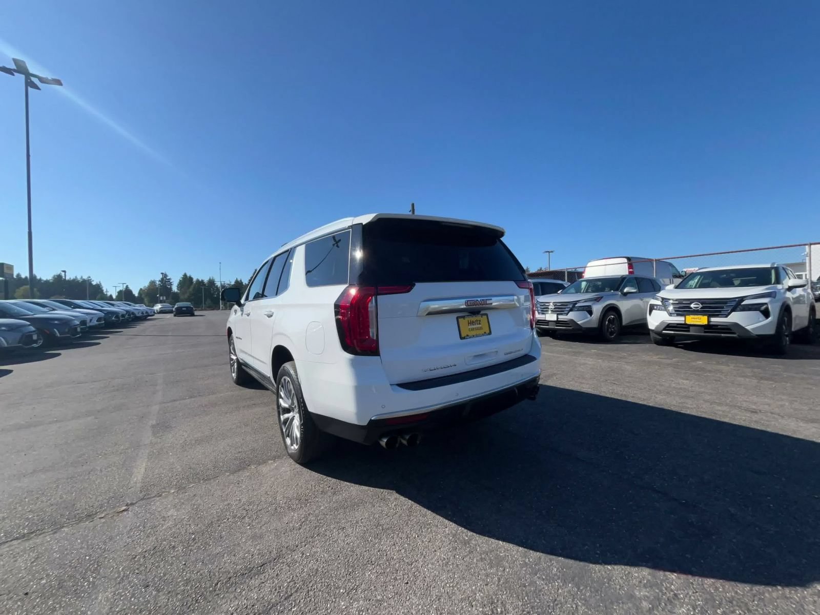 Used 2021 GMC Yukon Denali w/ Denali Premium Package AWD/4WD image 10