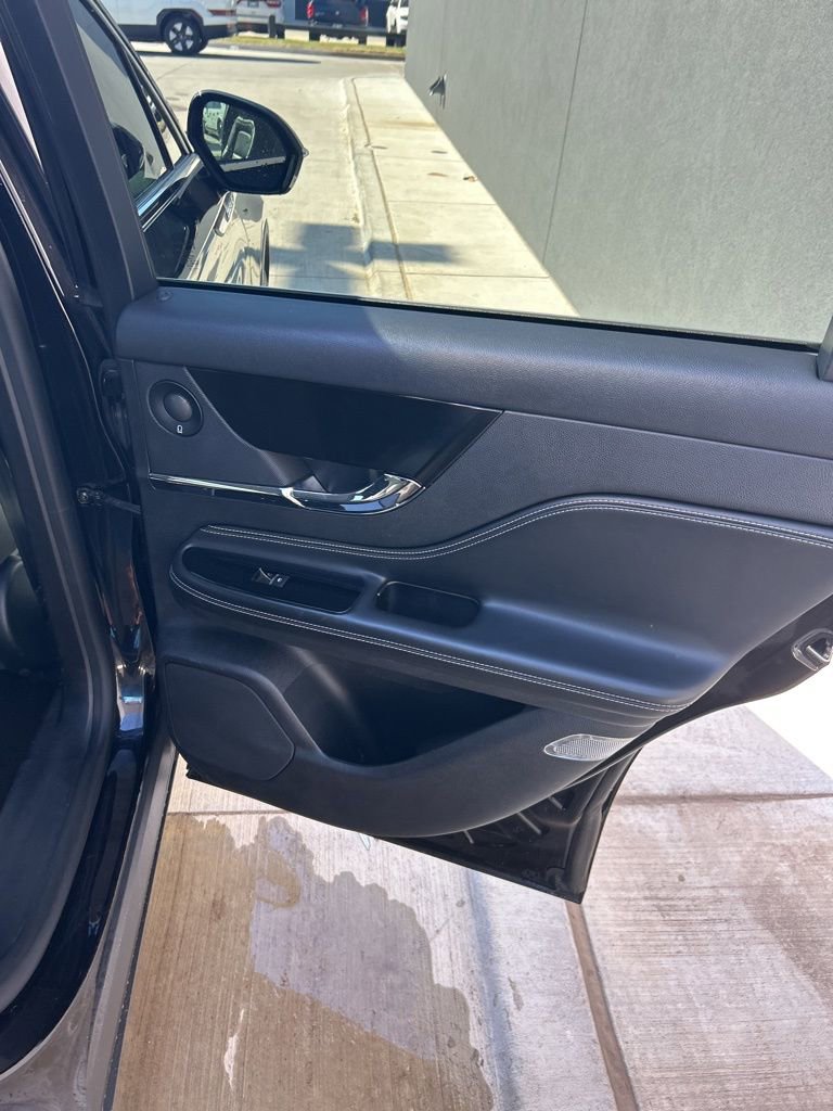 Used 2020 Lincoln Corsair Reserve w/ Elements Package image 13