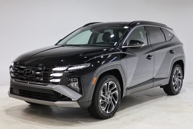 Certified 2025 Hyundai Tucson Limited AWD/4WD image 3