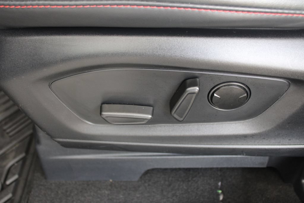 Used 2025 Ford Explorer ST-Line AWD/4WD image 23