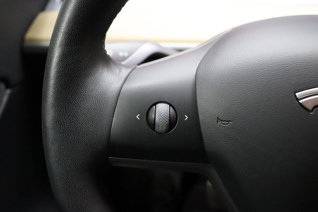 Used 2022 Tesla Model Y Performance AWD/4WD image 47
