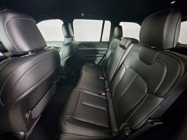 New 2025 Jeep Grand Cherokee Limited w/ Black Appearance Package image 24