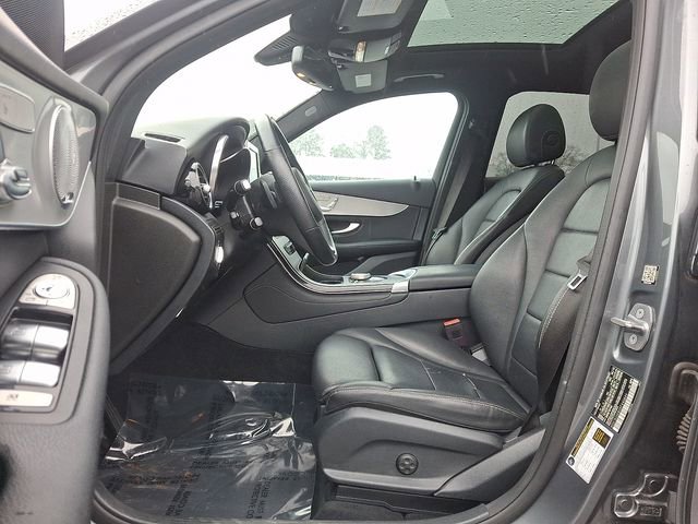 Used 2019 Mercedes-Benz GLC 350e 4MATIC image 16