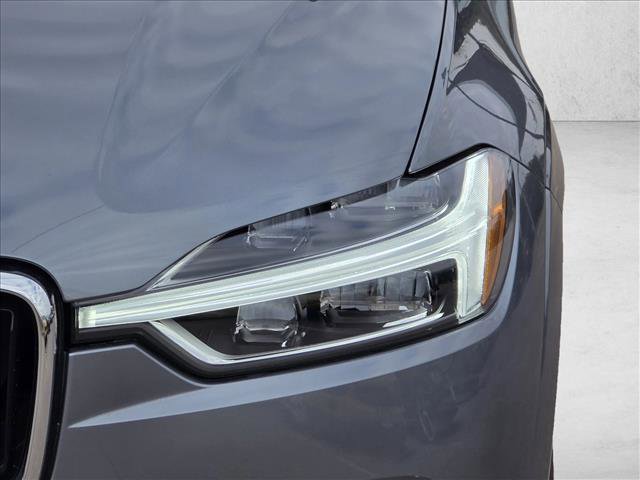 Used 2018 Volvo XC60 T6 Momentum w/ Convenience Package image 10