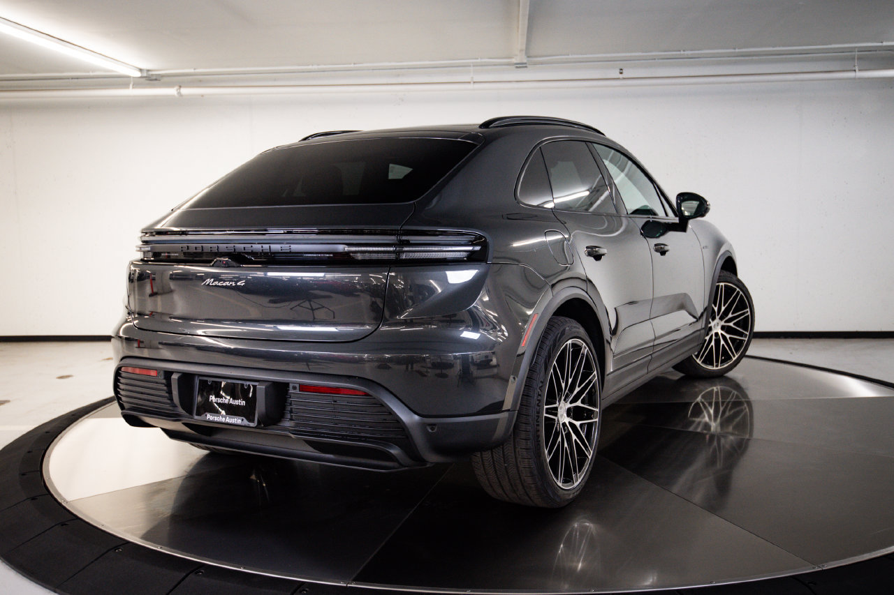 New 2026 Porsche Macan 4 Electric AWD/4WD image 7