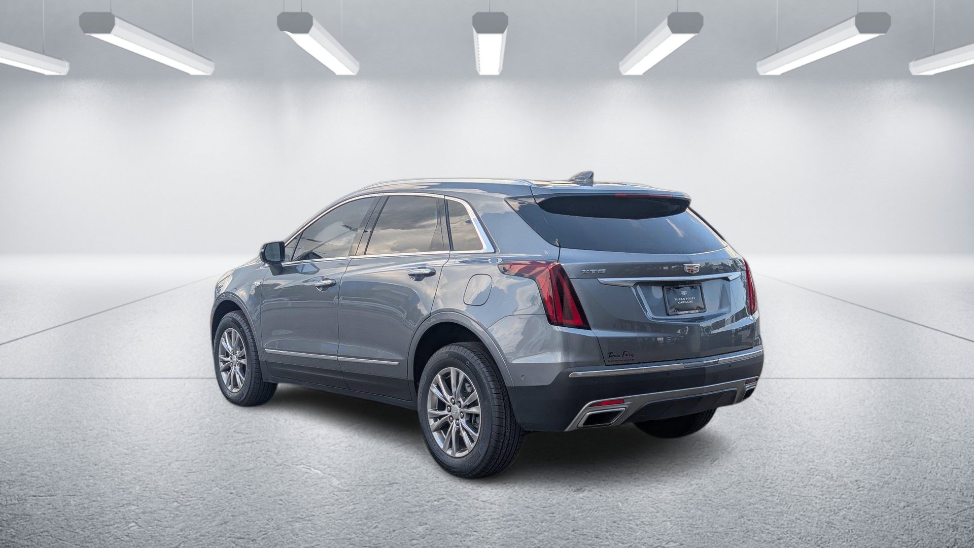 Certified 2022 Cadillac XT5 Premium Luxury w/ Technology Package FWD image 3