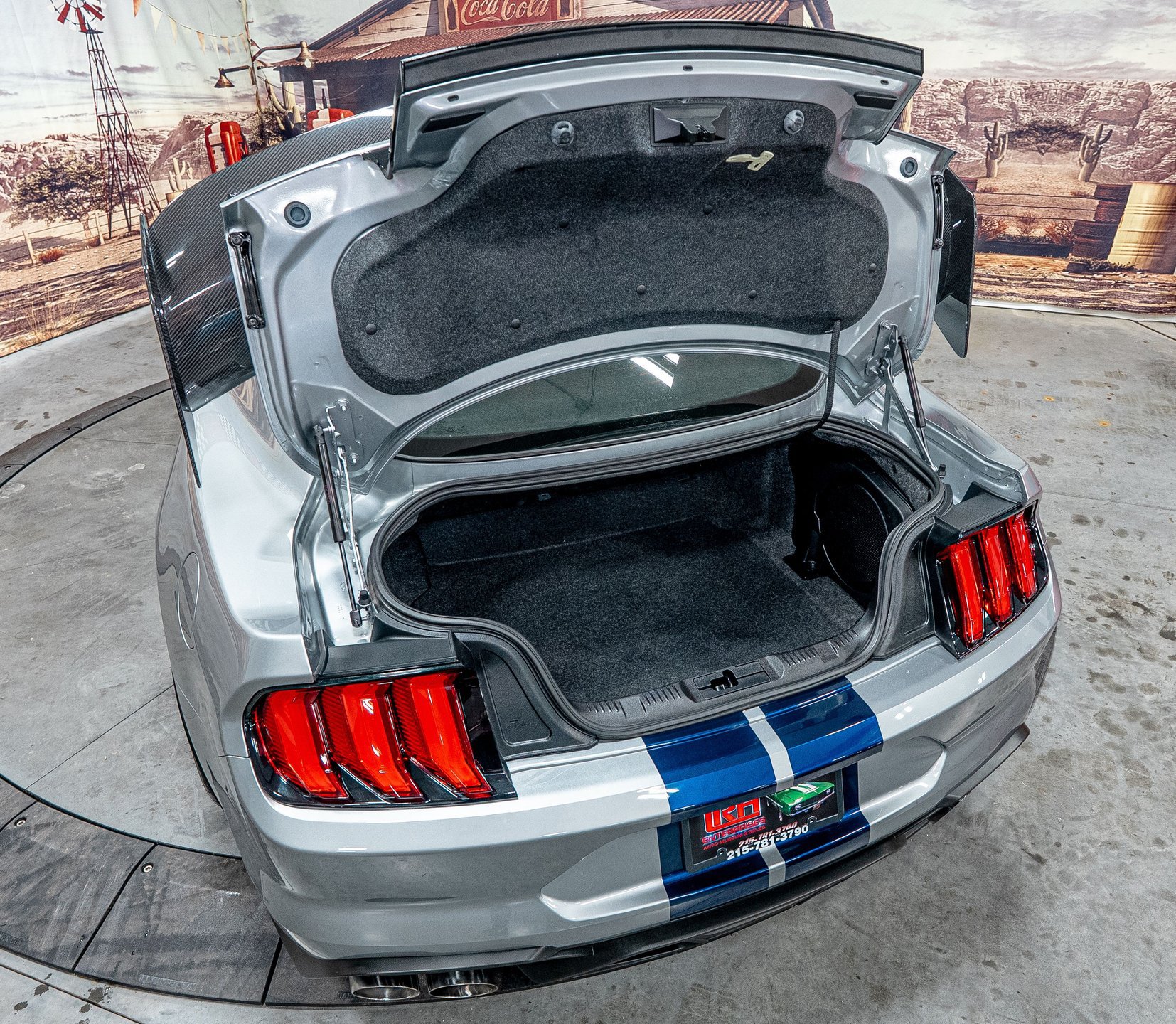 Used 2022 Ford Mustang Shelby GT500 w/ Carbon Fiber Track Pack RWD image 21