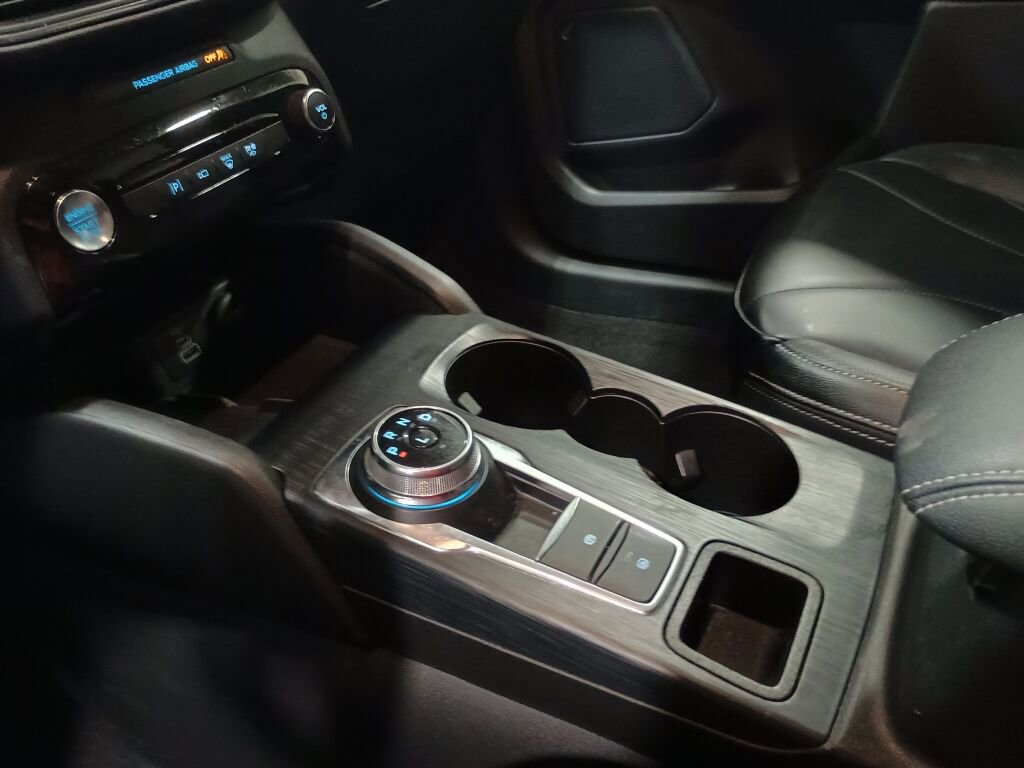 Used 2025 Ford Escape Platinum w/ Premium Technology Package image 14