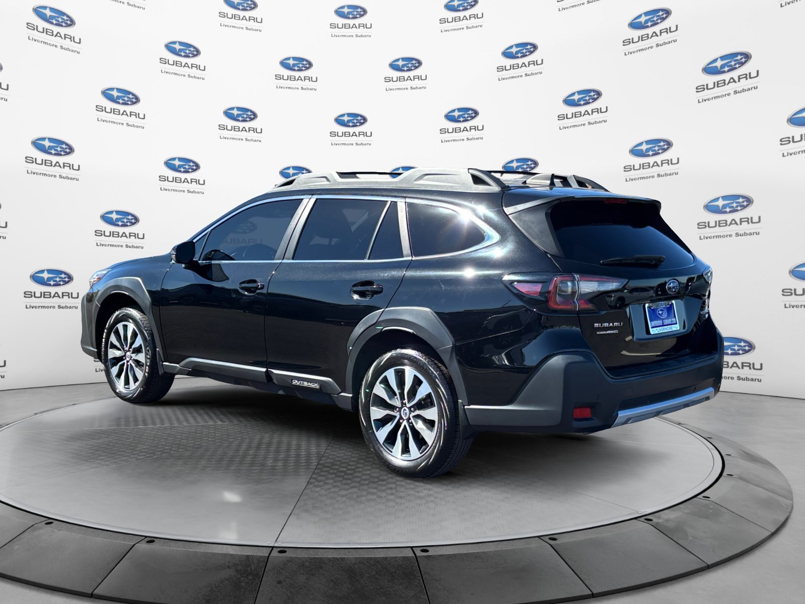 Used 2023 Subaru Outback Limited XT AWD/4WD image 4