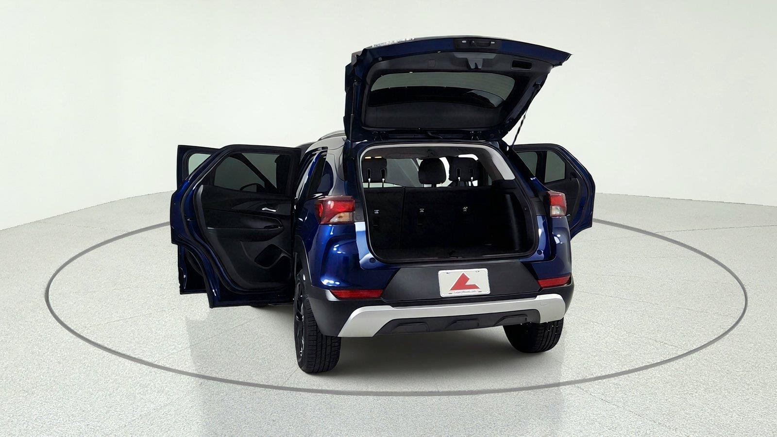Used 2023 Chevrolet TrailBlazer LT FWD image 13