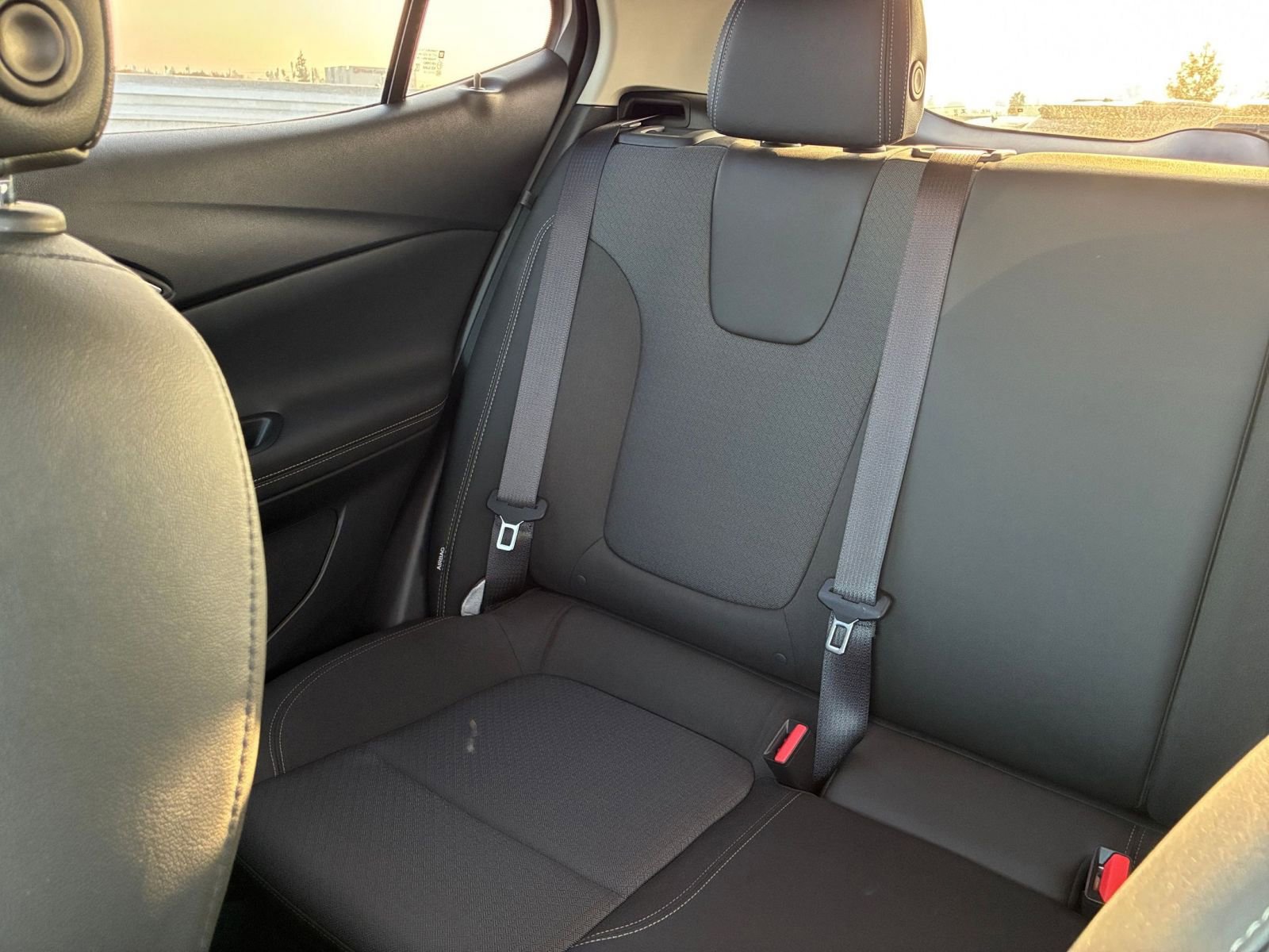 Used 2025 Buick Encore GX Preferred image 37