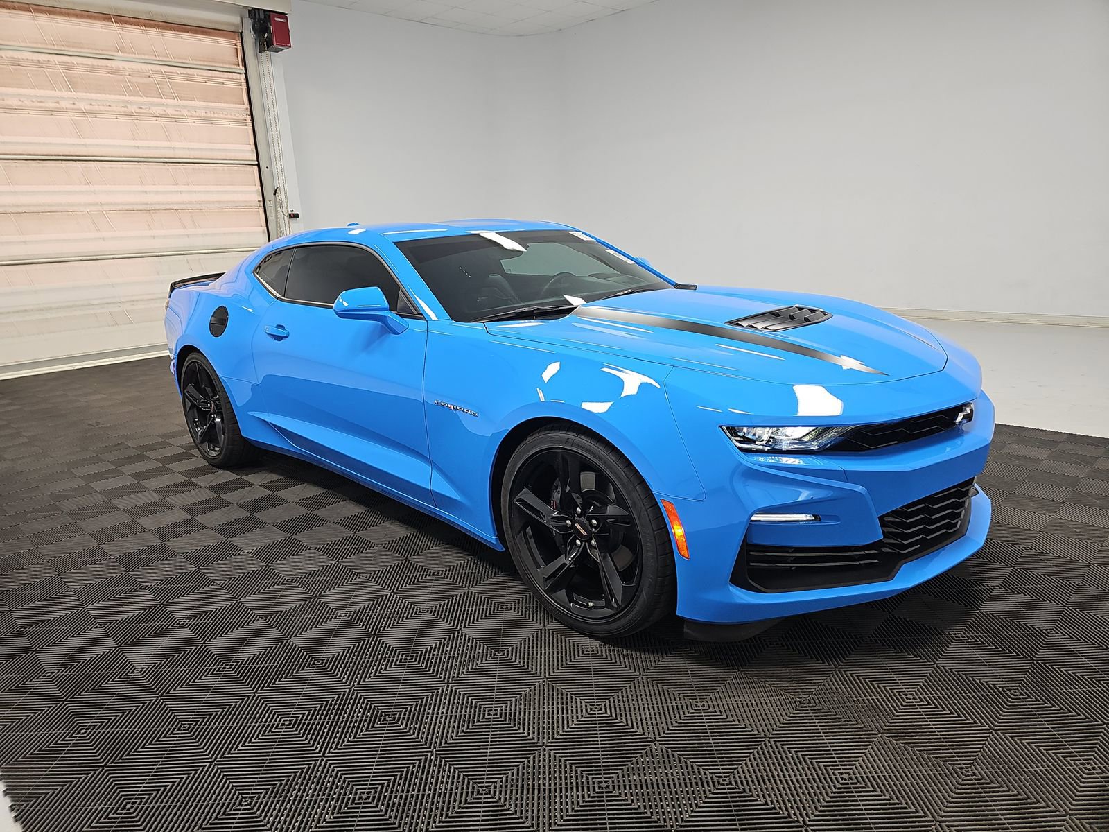 Used 2023 Chevrolet Camaro SS RWD image 3