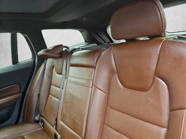 Used 2019 Volvo V60 T6 Inscription image 12