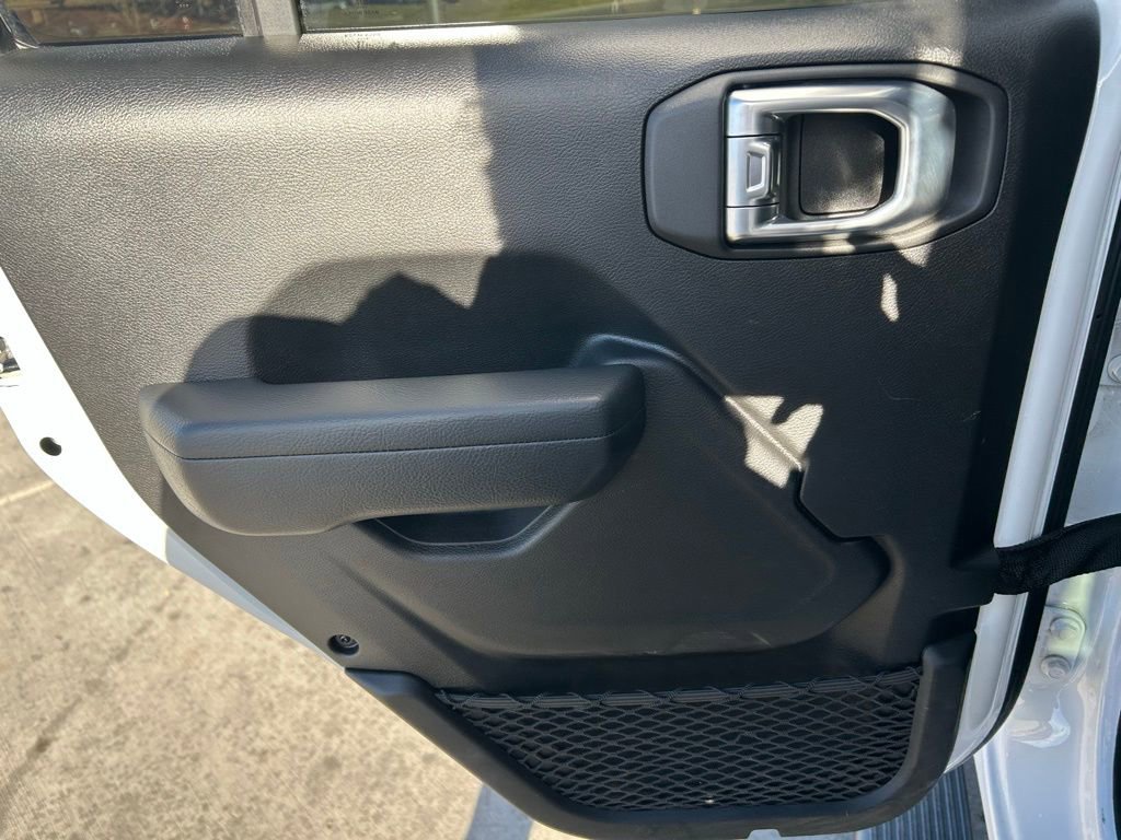 Used 2022 Jeep Wrangler Unlimited Sport image 26