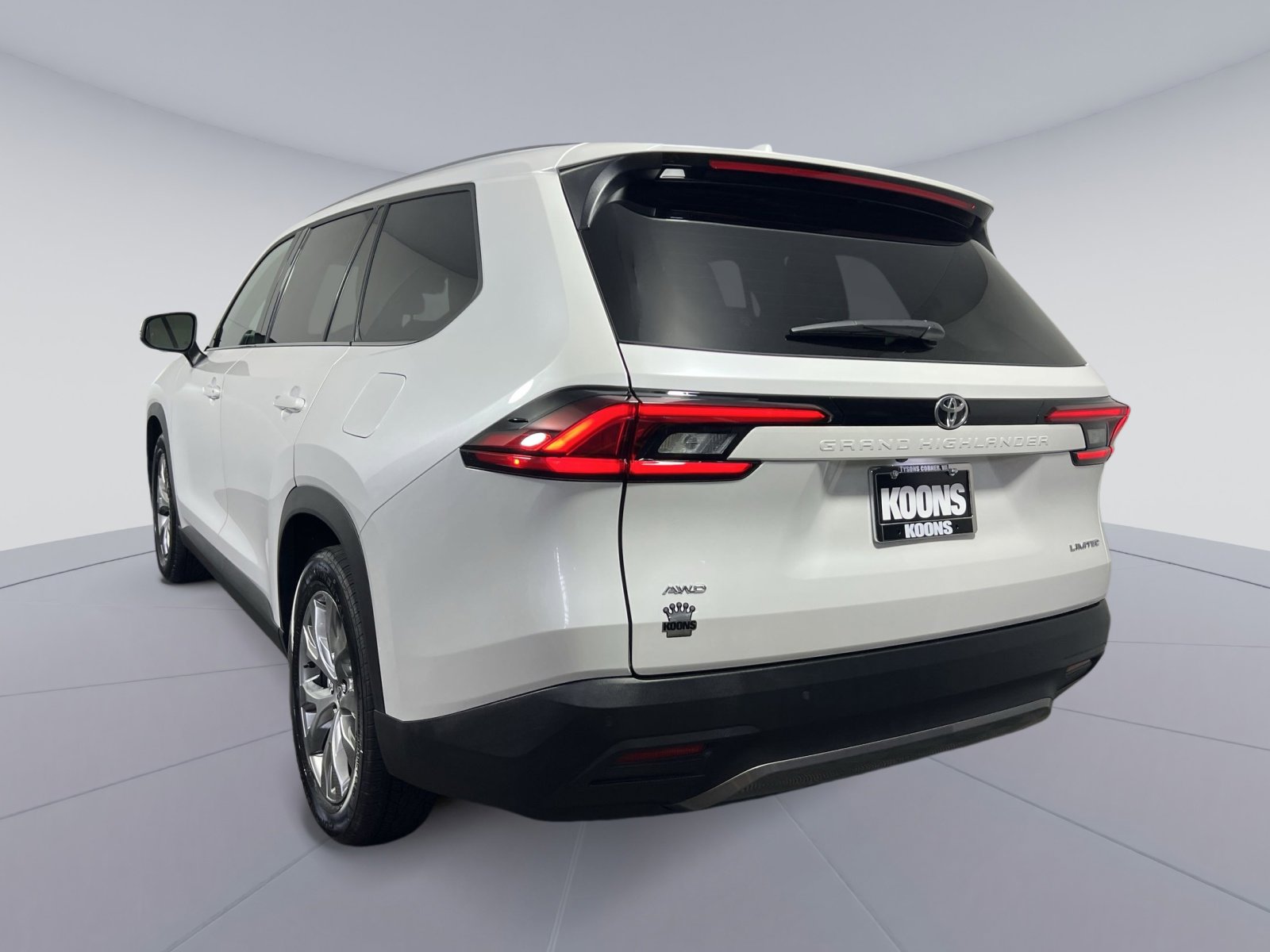 Used 2025 Toyota Grand Highlander Limited image 4