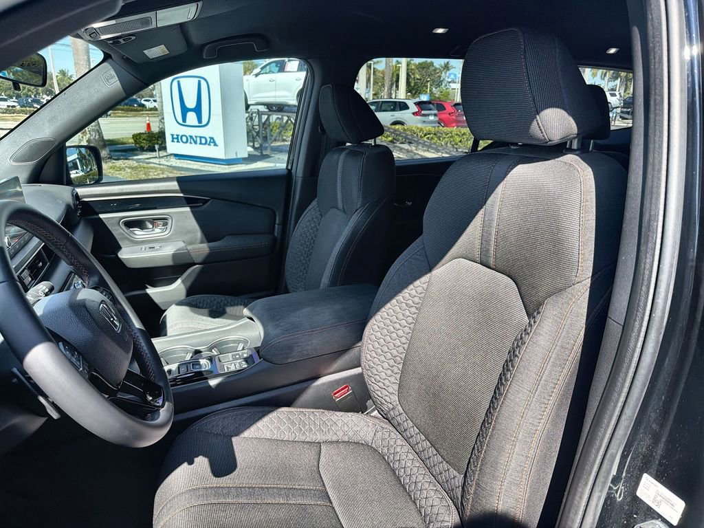 Certified 2023 Honda Pilot Sport image 25