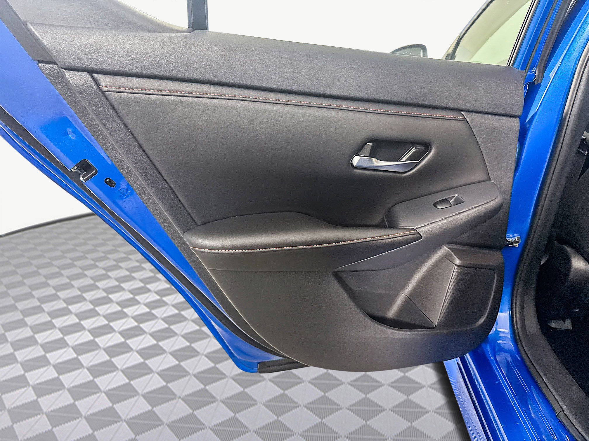 Used 2025 Nissan Sentra SR image 26