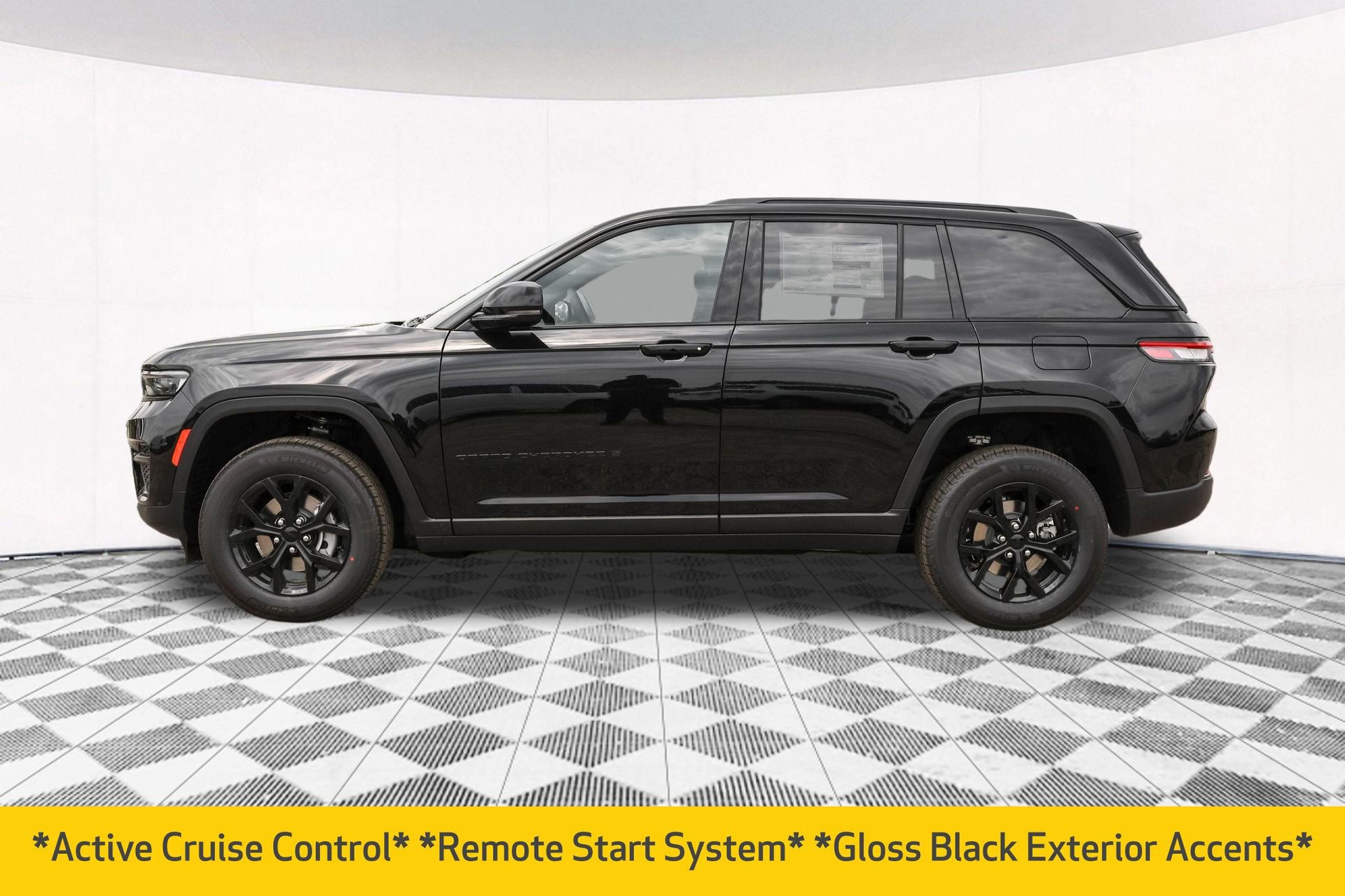 New 2025 Jeep Grand Cherokee Altitude image 11