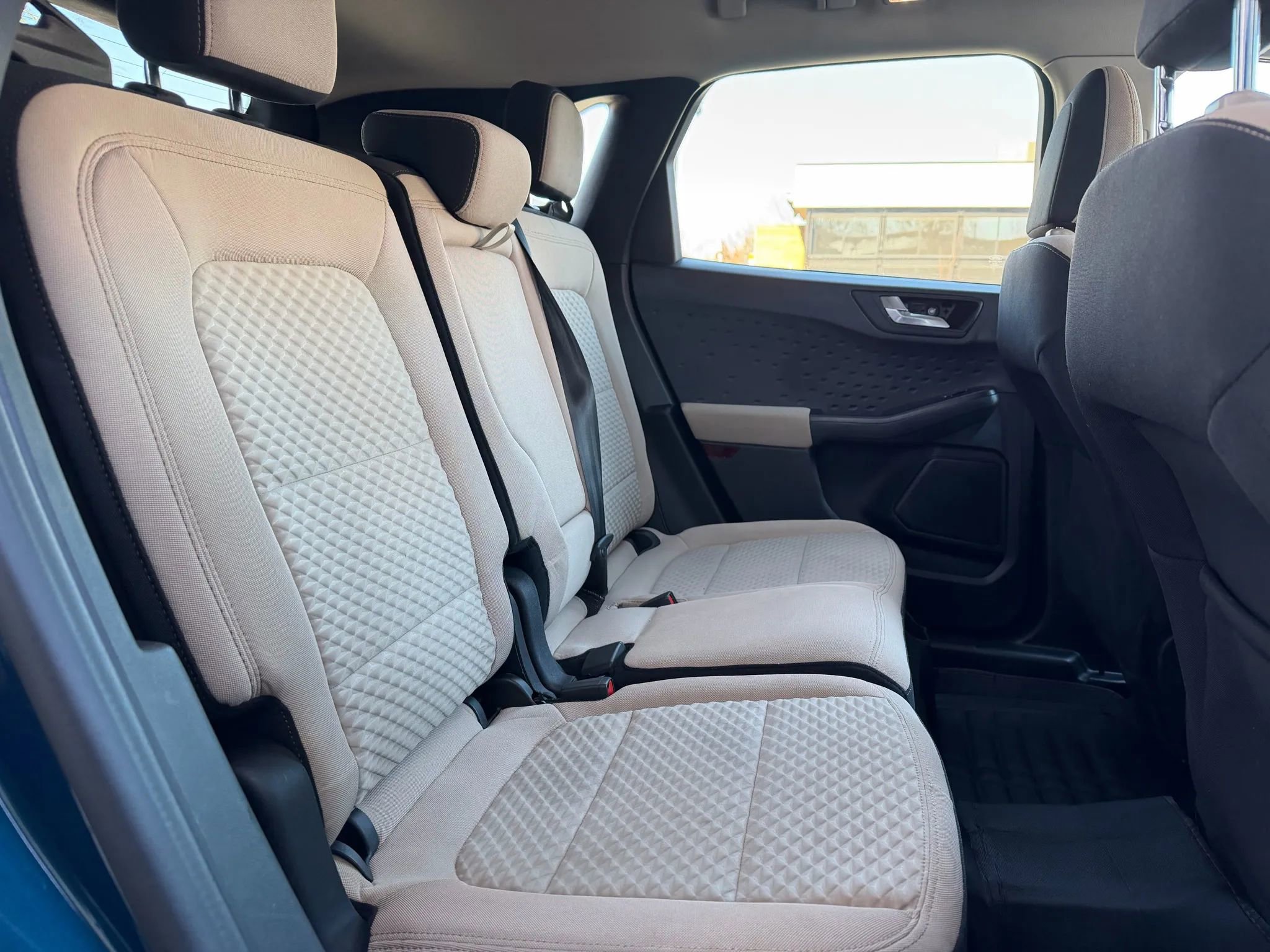 Used 2020 Ford Escape SE image 14