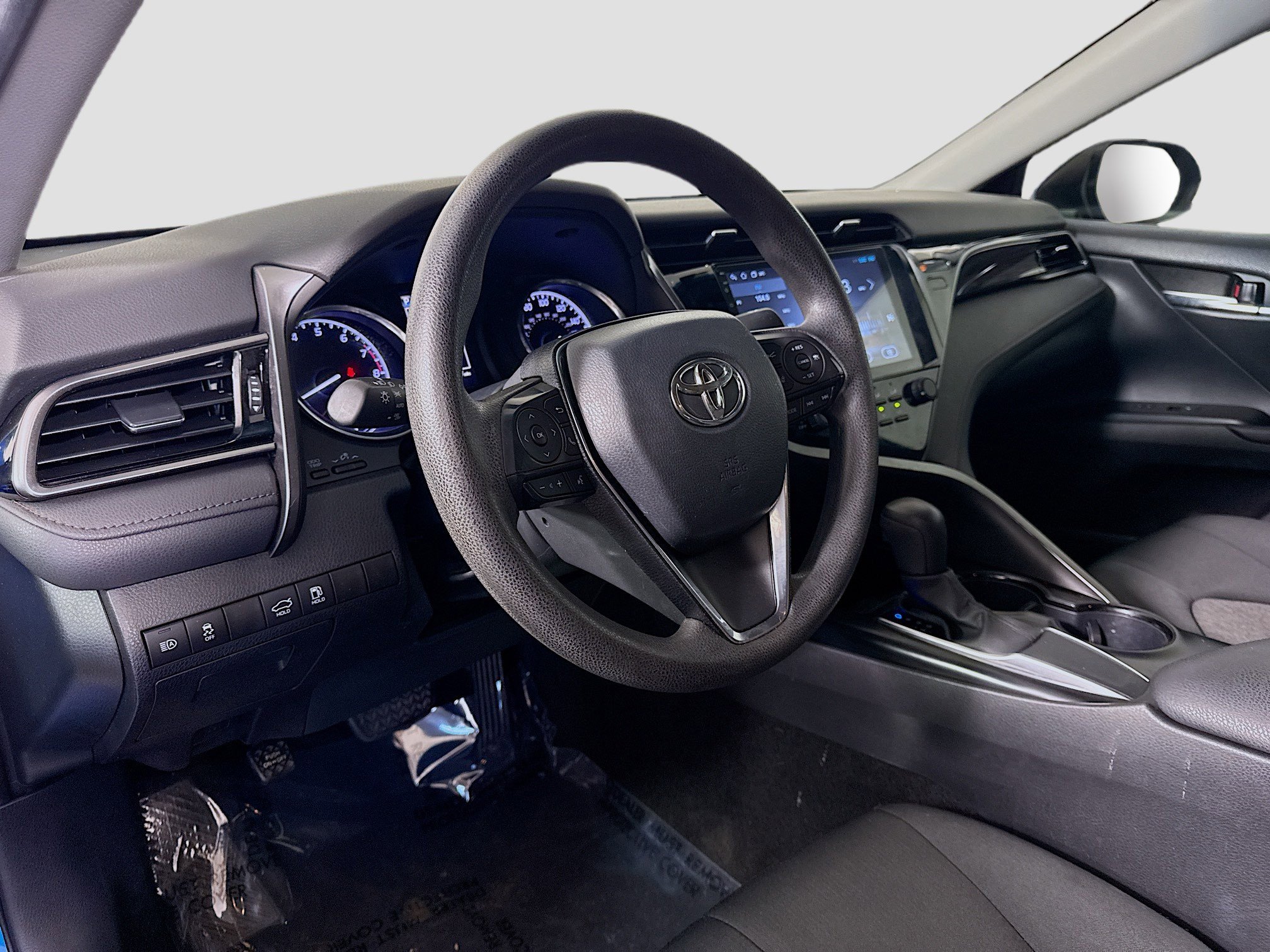 Used 2020 Toyota Camry LE w/ Carpet Mat Package image 22