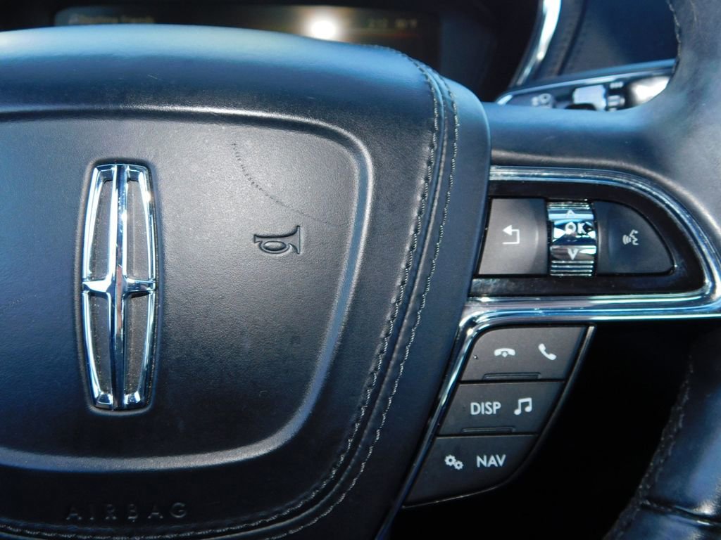 Used 2017 Lincoln Continental Select w/ Climate Package image 24