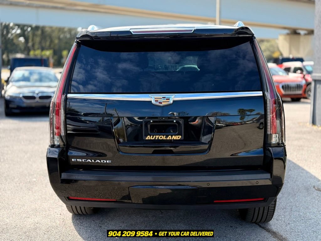 Used 2019 Cadillac Escalade Luxury AWD/4WD image 7