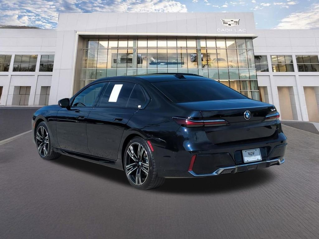 Used 2023 BMW 740i w/ Parking Assistance Package image 7