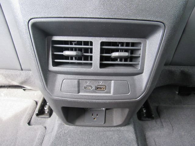 Used 2025 Chevrolet Colorado Z71 w/ Technology Package image 25