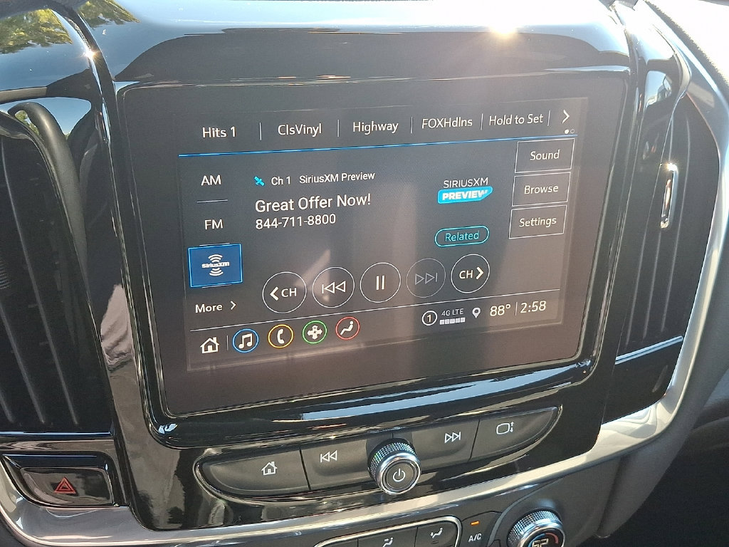 Used 2023 Chevrolet Traverse LT AWD/4WD image 19