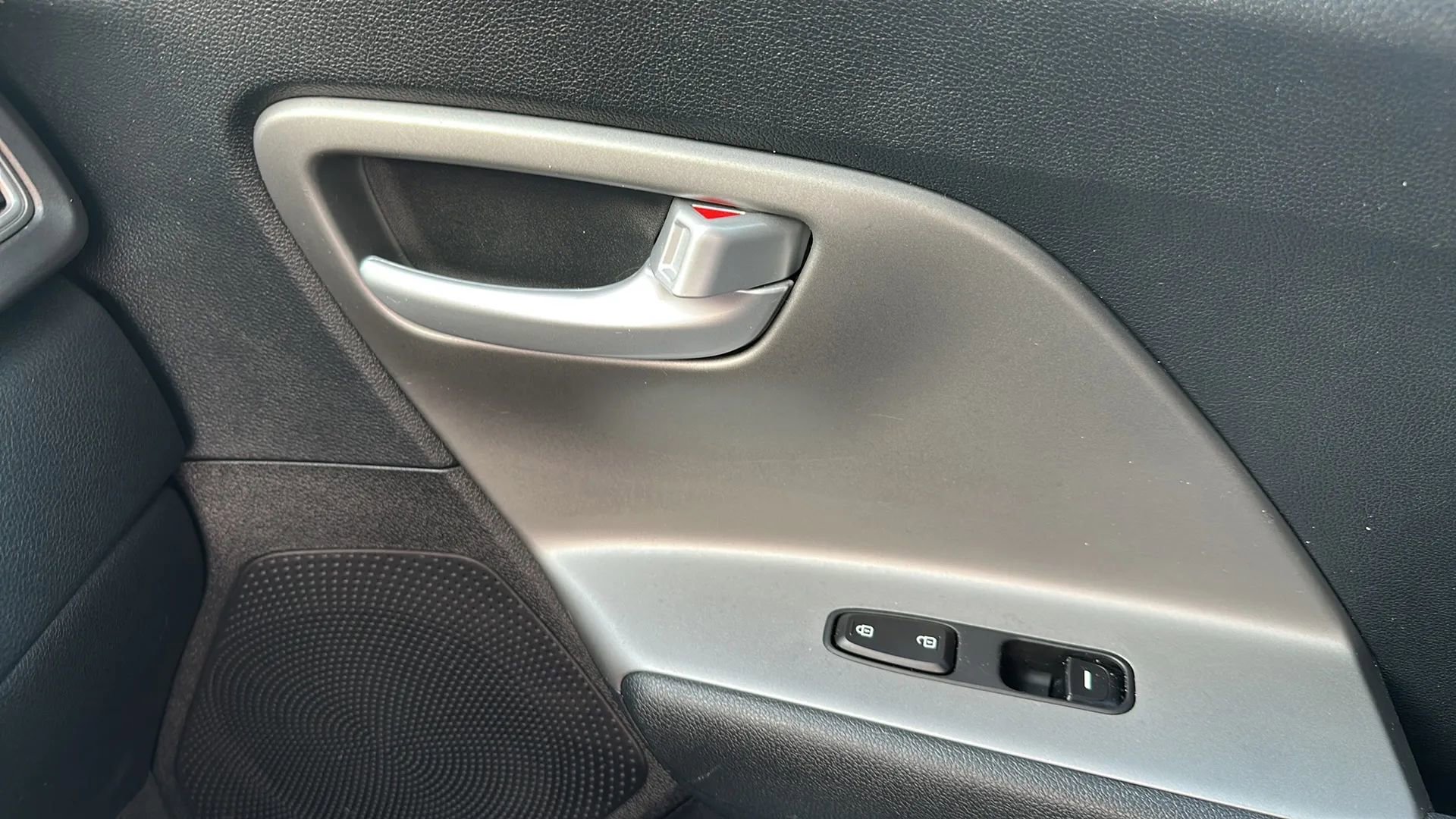 Used 2019 Kia Niro LX image 38