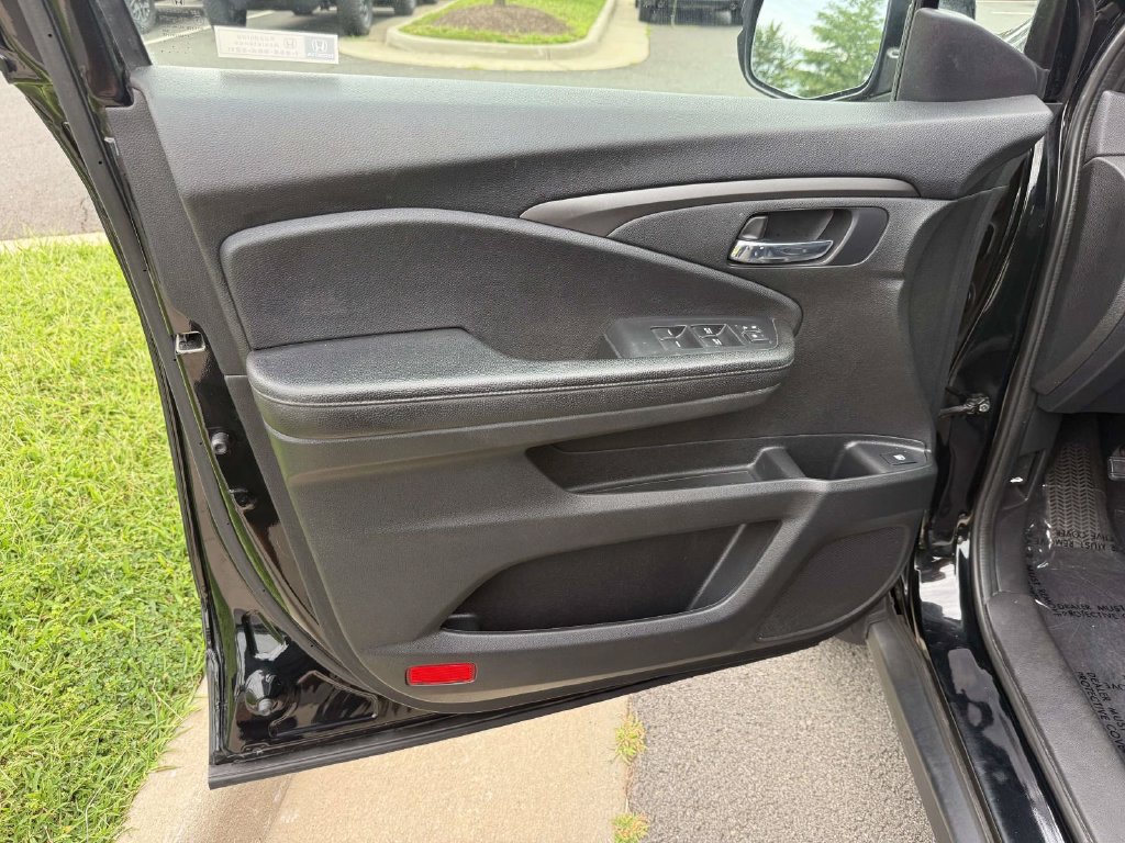 Used 2019 Honda Passport Sport image 31