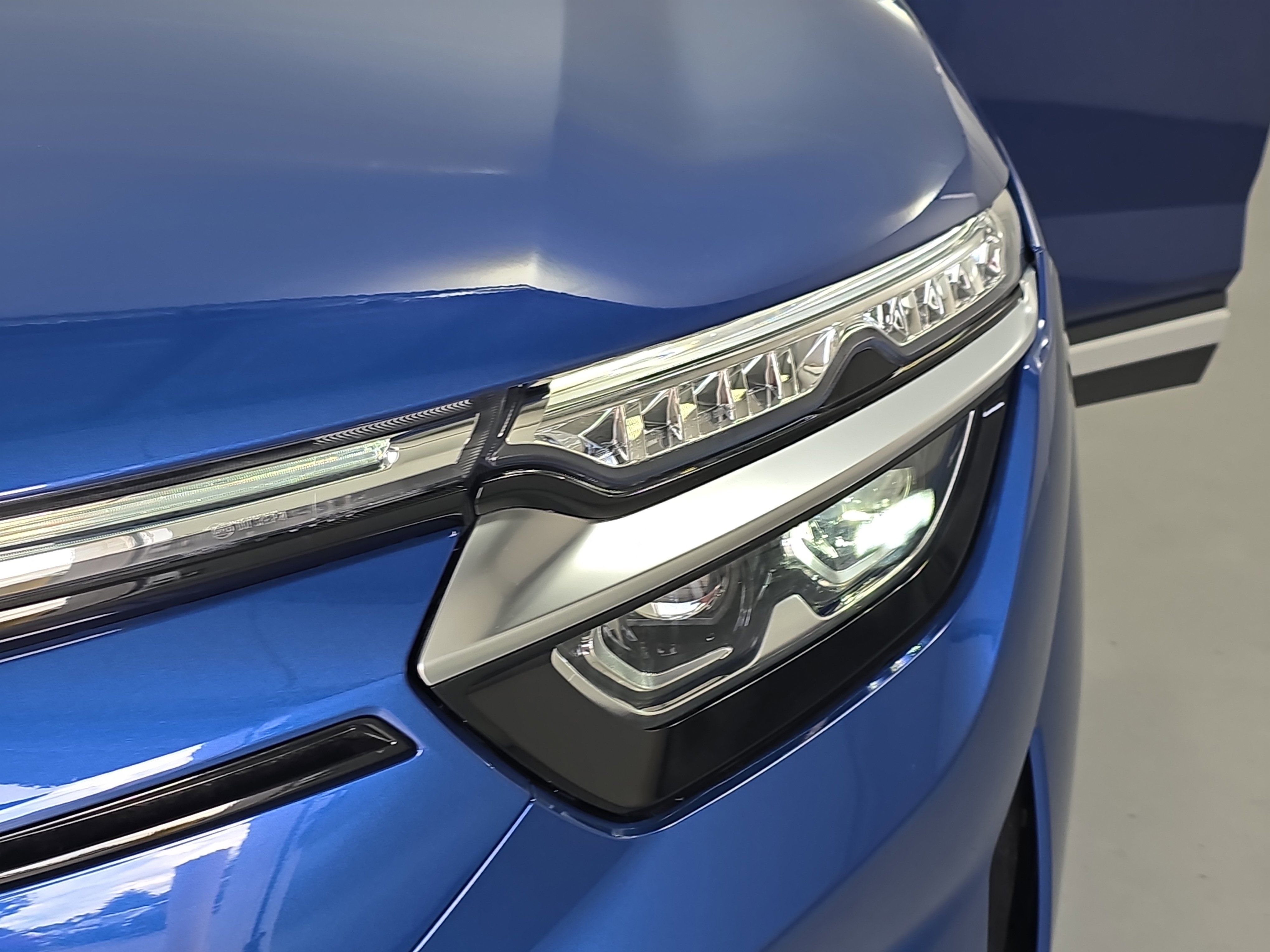New 2025 VinFast VF 8 Plus image 27
