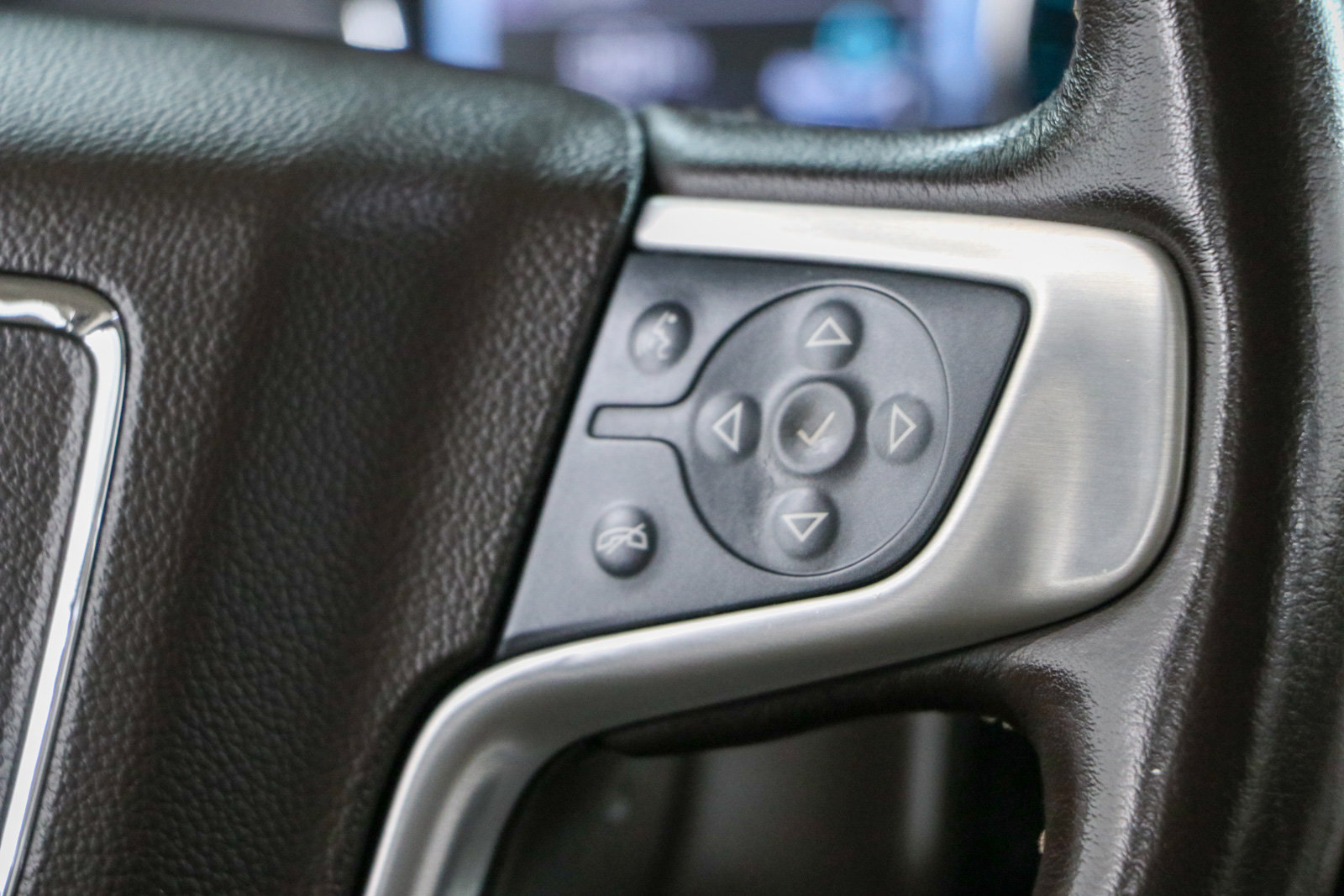 Used 2020 GMC Yukon SLT w/ Premium Edition RWD image 15