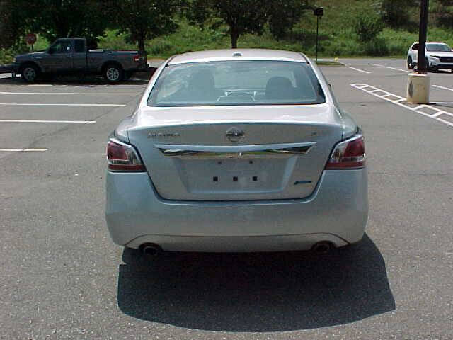 Used 2014 Nissan Altima 2.5 S w/ Display Audio Package FWD image 6