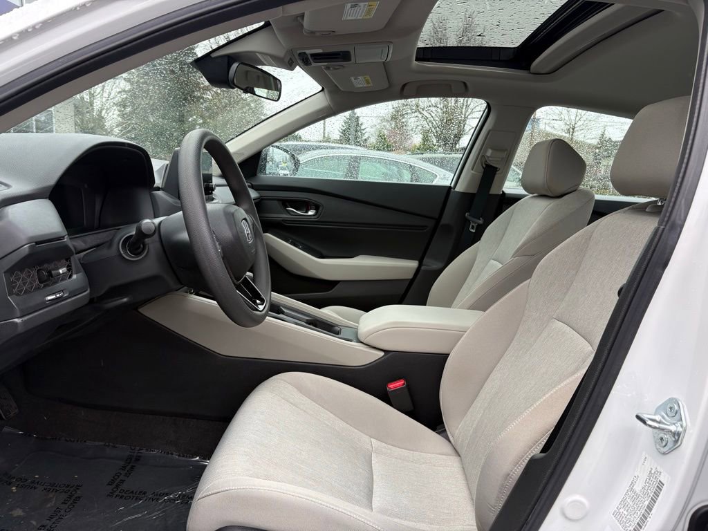 Used 2025 Honda Accord SE image 12
