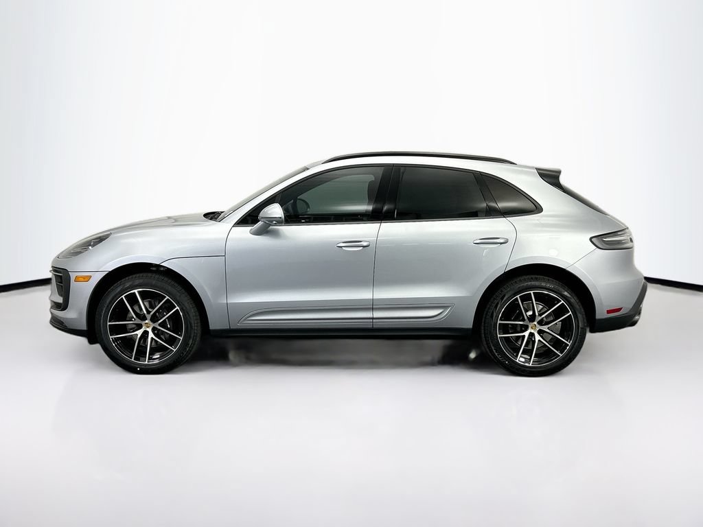 Used 2026 Porsche Macan AWD/4WD image 2