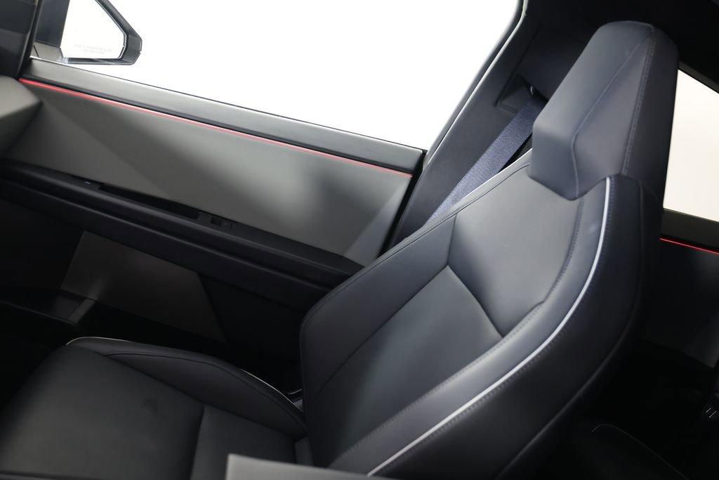 Used 2024 Tesla Cybertruck AWD Crew Cab image 42